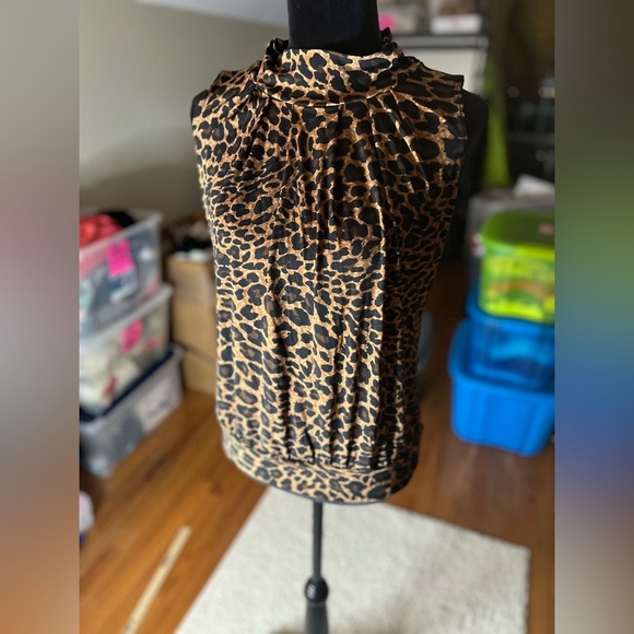 Women’s Size Medium Leopard Print Sleeveless Top NWOT - Picture 6 of 8